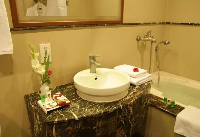 ホテル One Gulberg, Lahore