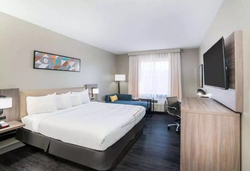 La Quinta By Wyndham Montgomery