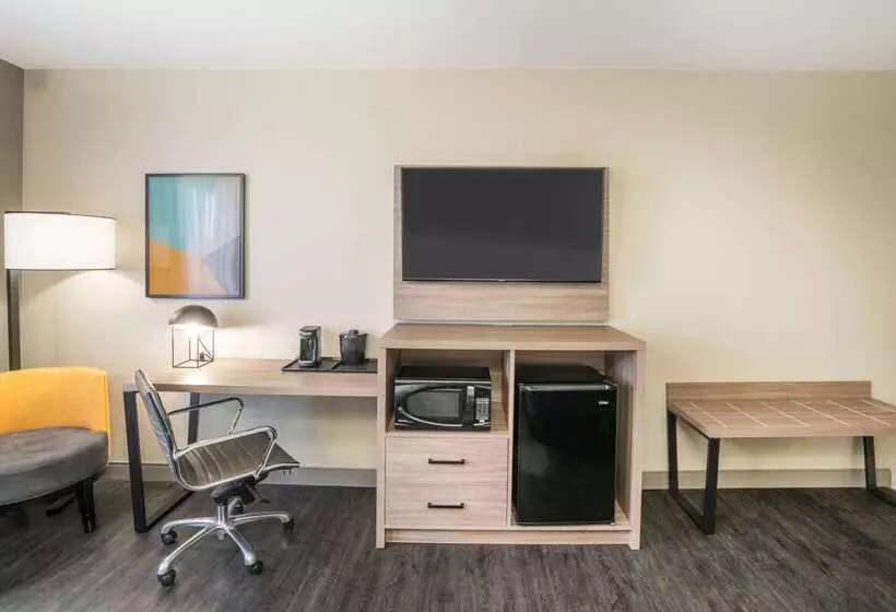 La Quinta By Wyndham Montgomery