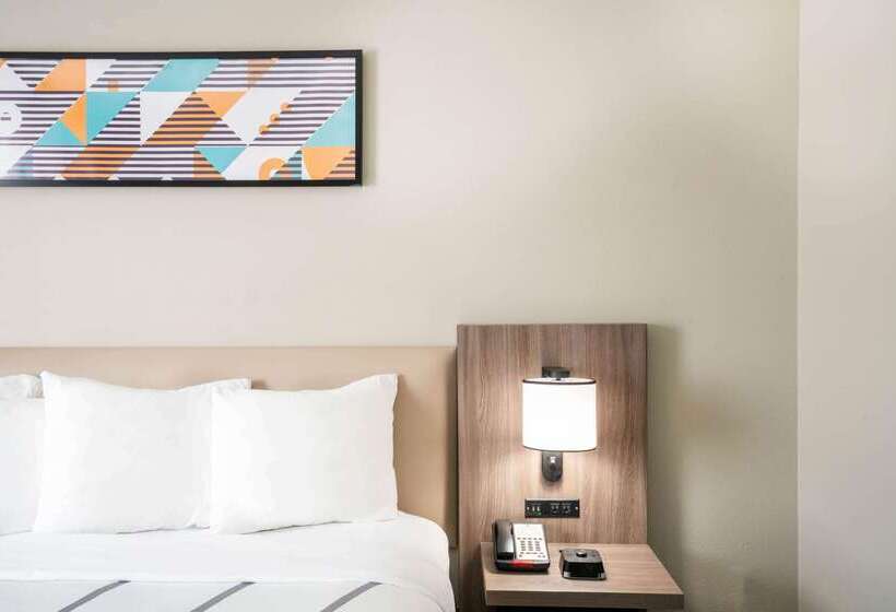 La Quinta By Wyndham Montgomery