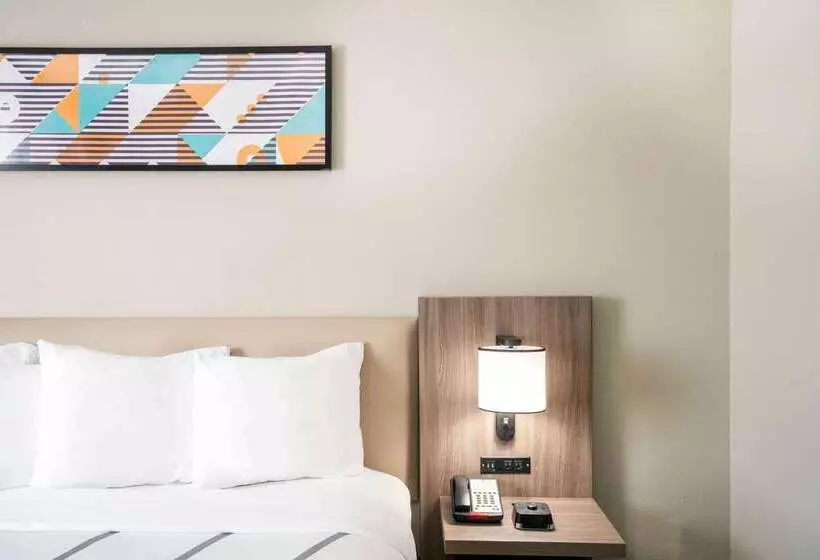 La Quinta By Wyndham Montgomery