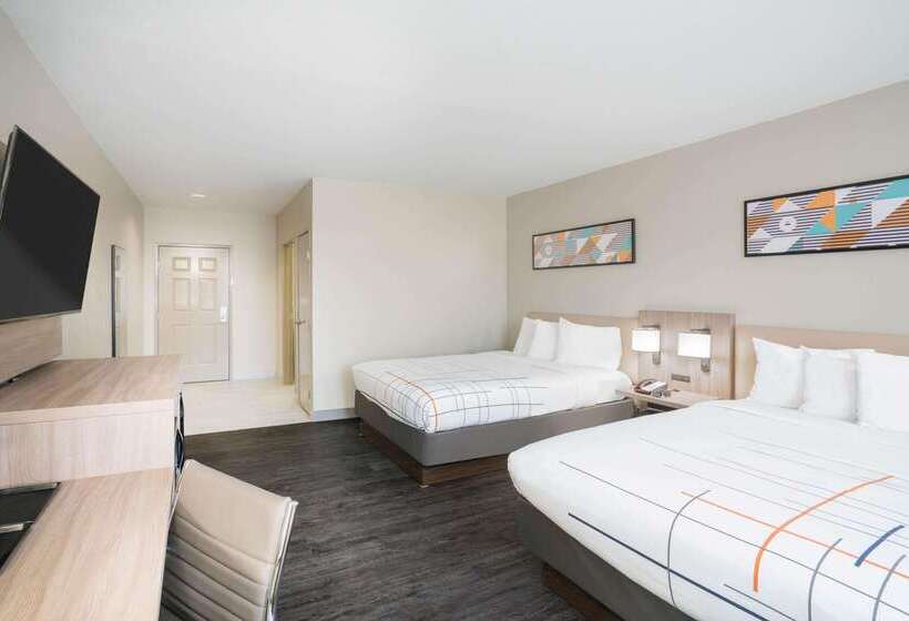 La Quinta By Wyndham Montgomery