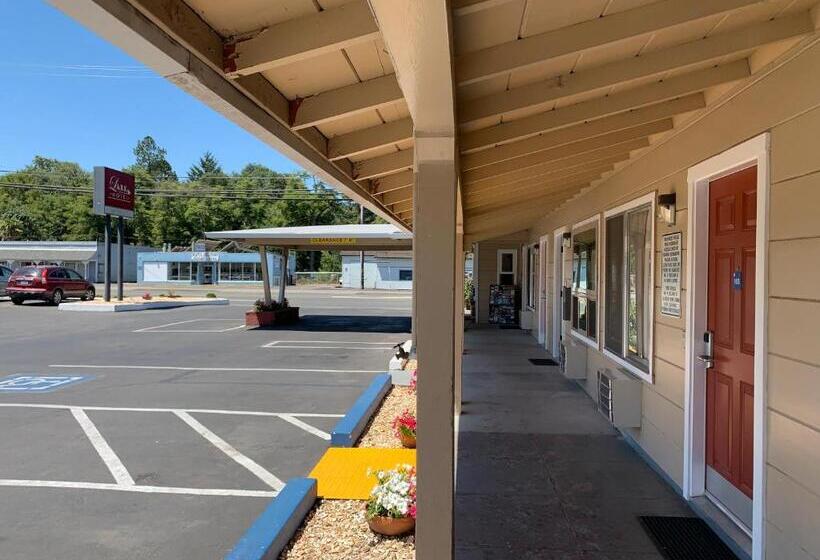 Lark Motel Willits