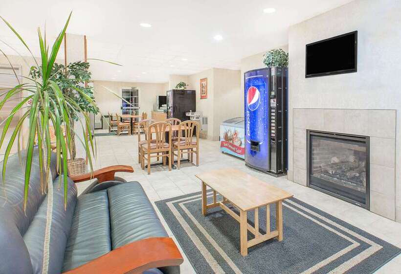 Microtel Inn & Suites By Wyndham Colfax