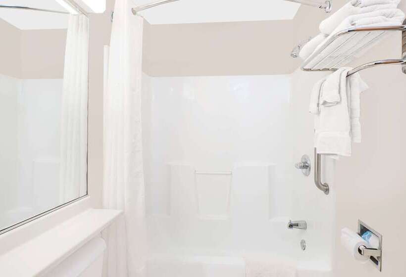 Microtel Inn & Suites By Wyndham Colfax