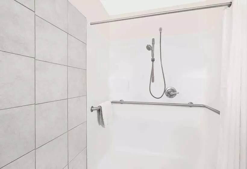 Microtel Inn & Suites By Wyndham Colfax