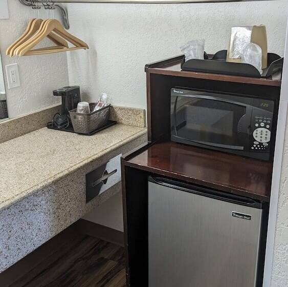 汽车旅馆  Hillcrest Inn & Suites Ozona