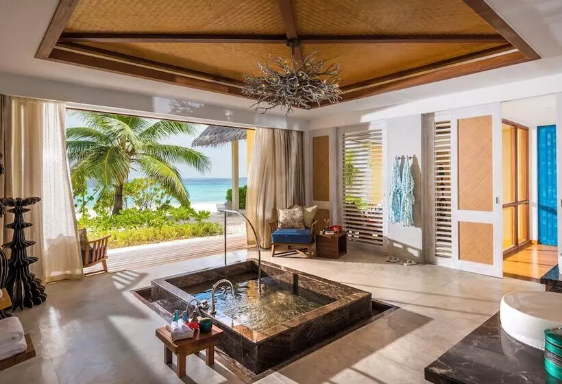 Four Seasons Resort Maldives At Landaa Giraavaru