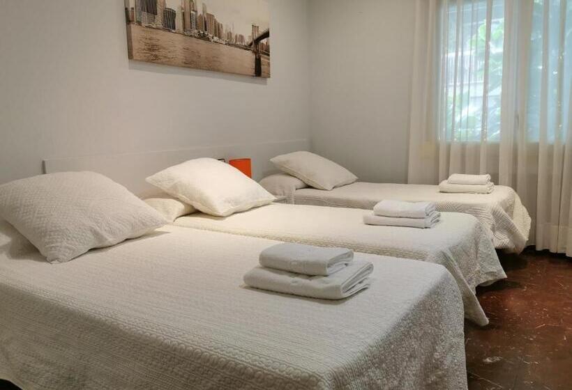 Хостел Barcelona City Street