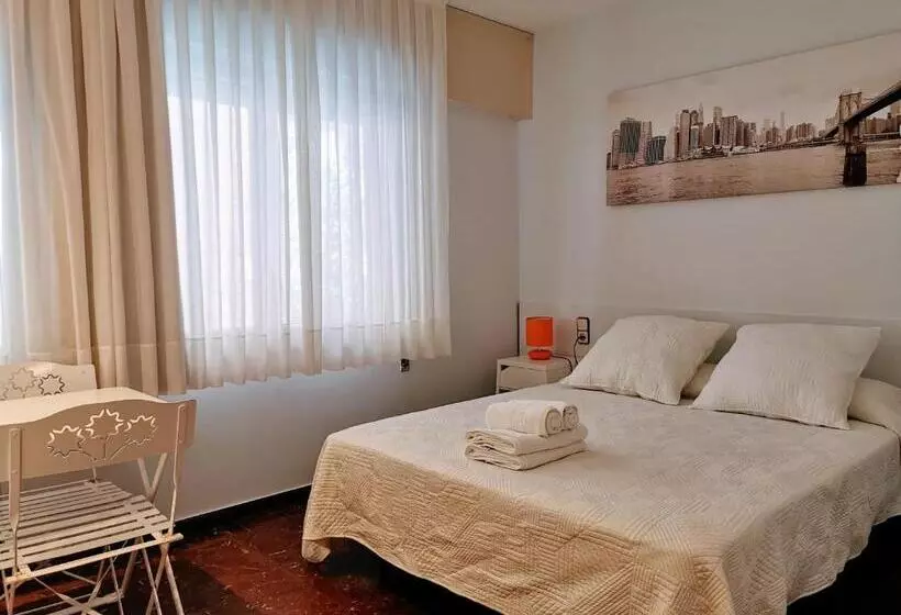 Хостел Barcelona City Street