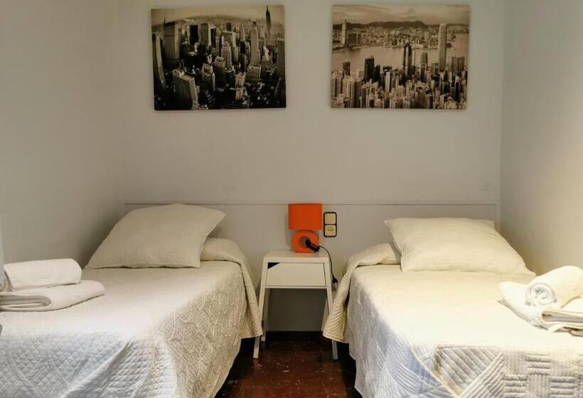 Хостел Barcelona City Street