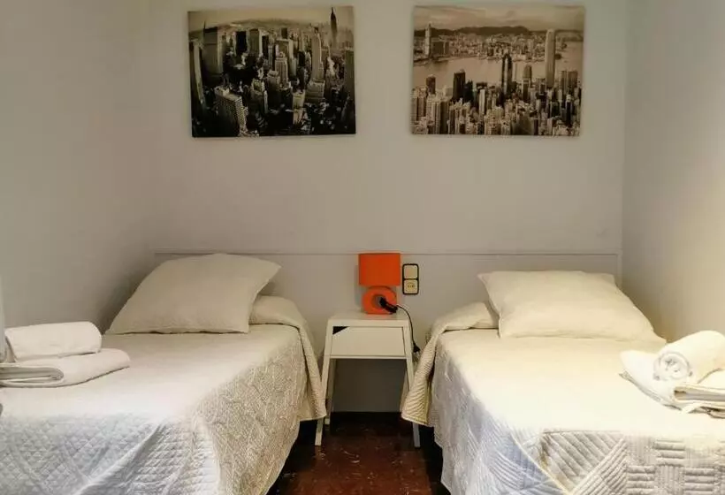 Хостел Barcelona City Street