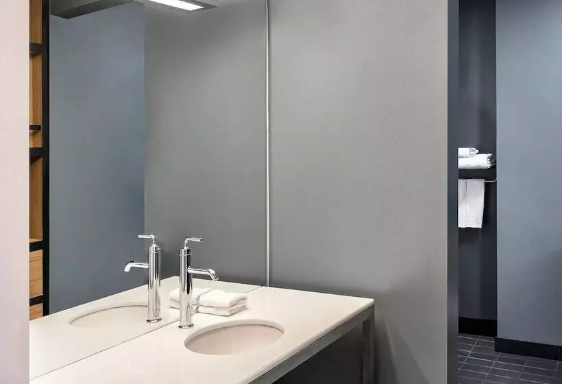 בית מלון כפרי Aloft Charlotte Ballantyne