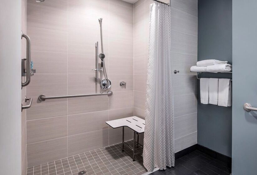 בית מלון כפרי Aloft Charlotte Ballantyne