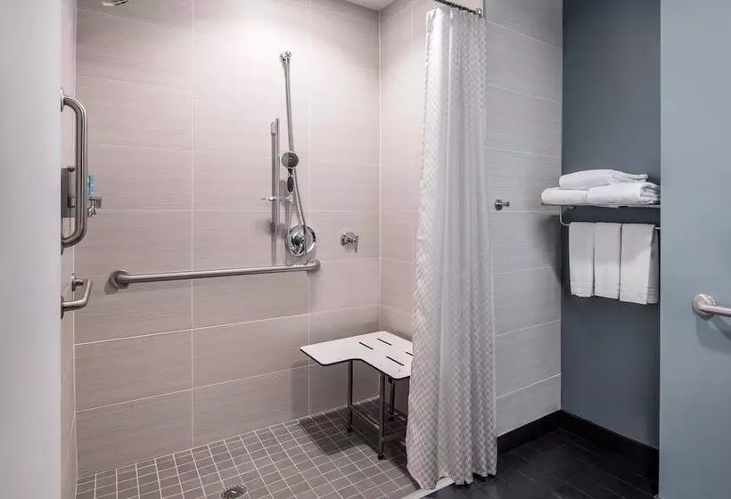 בית מלון כפרי Aloft Charlotte Ballantyne