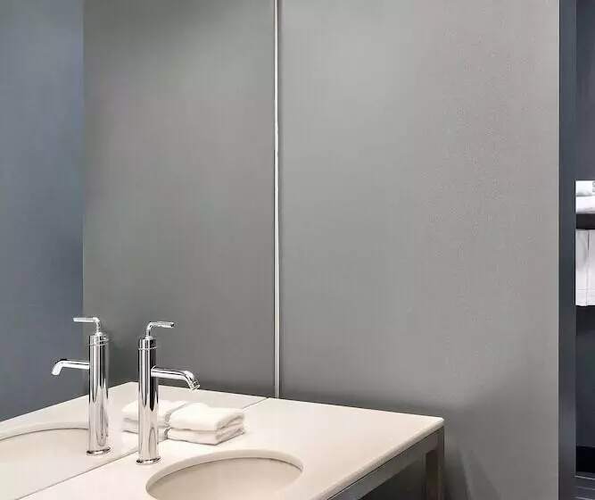 בית מלון כפרי Aloft Charlotte Ballantyne