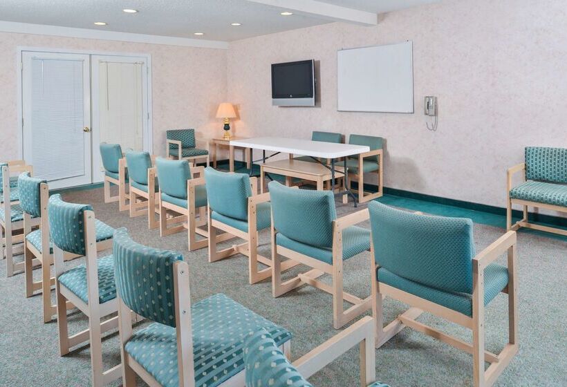 Отель Americas Best Value Inn & Suites Bluffton