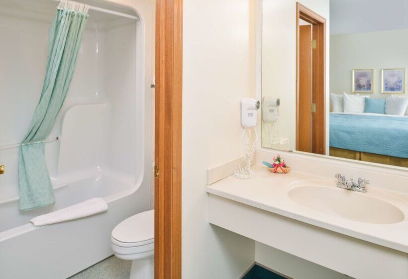 Отель Americas Best Value Inn & Suites Bluffton