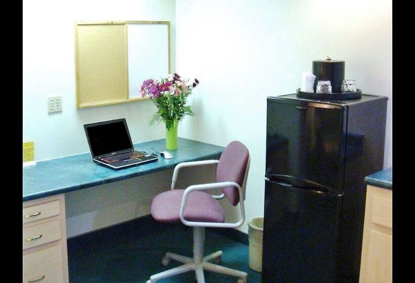 Отель Americas Best Value Inn & Suites Bluffton