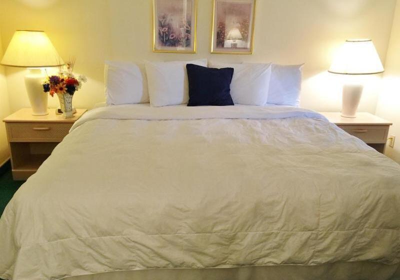 Отель Americas Best Value Inn & Suites Bluffton