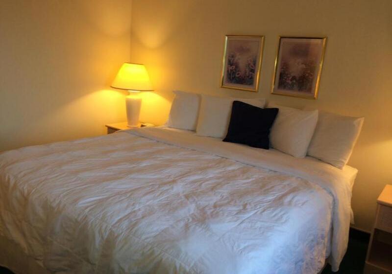 Отель Americas Best Value Inn & Suites Bluffton