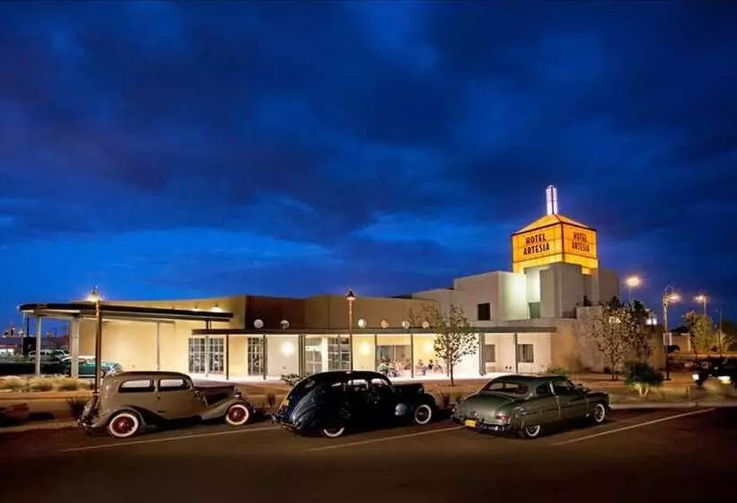 Отель Spark By Hilton Artesia