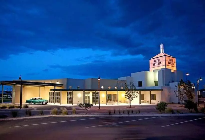 Отель Spark By Hilton Artesia