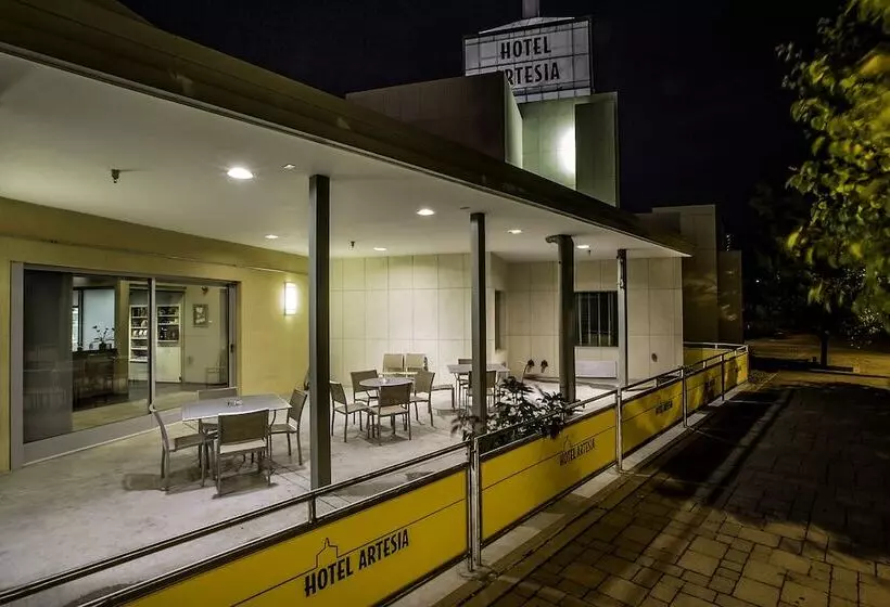 Отель Spark By Hilton Artesia