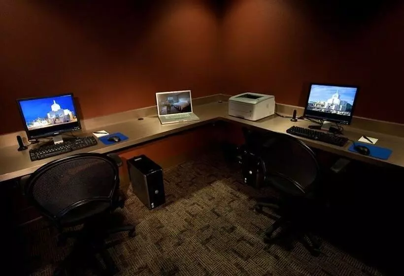 Отель Spark By Hilton Artesia