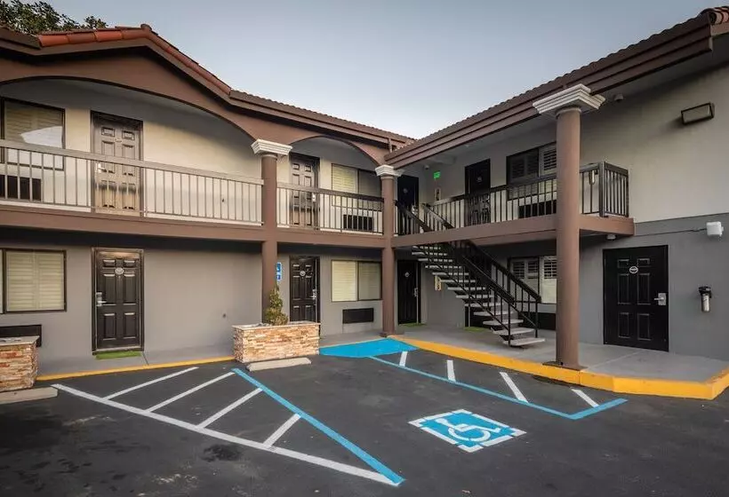 Szálloda Bayhill Inn