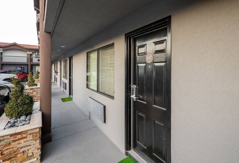 فندق Bayhill Inn