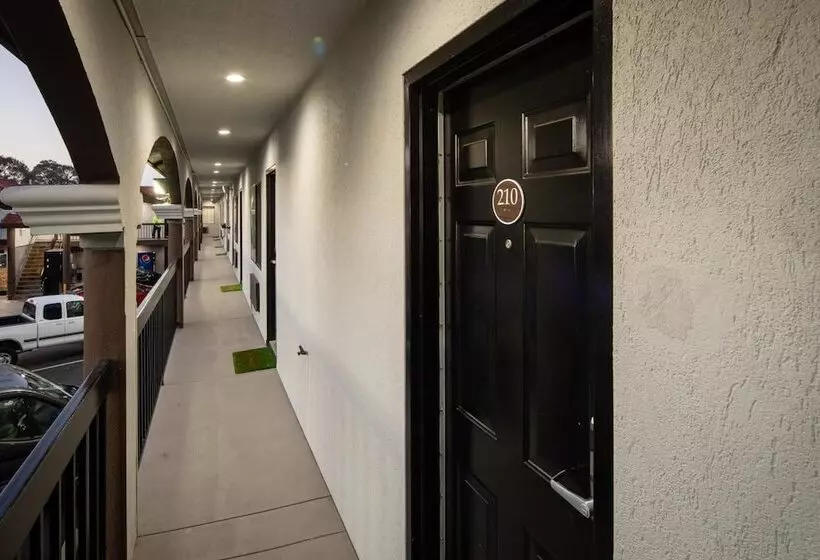 Szálloda Bayhill Inn