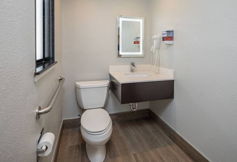 فندق Bayhill Inn