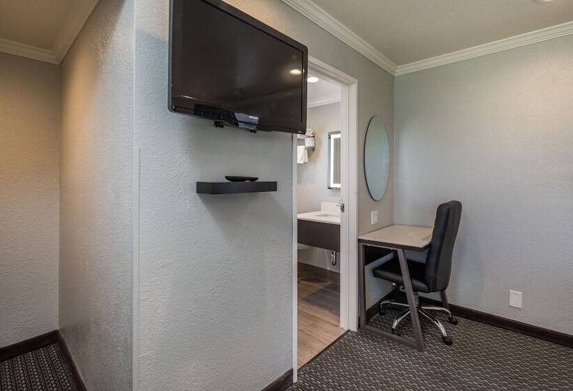 فندق Bayhill Inn