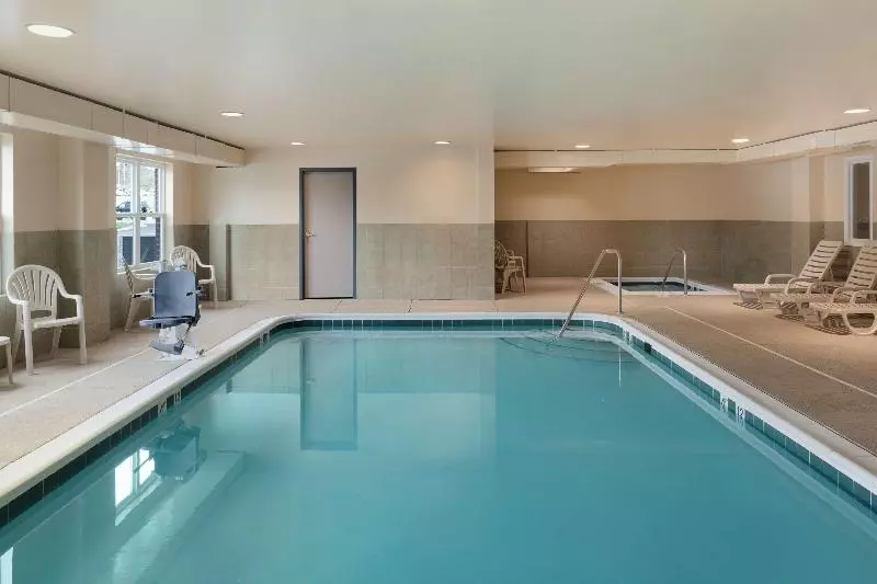 Hotelli Country Inn & Suites By Radisson, Harrisonburg, Va