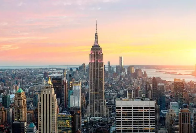 호텔 Holiday Inn Express Manhattan Midtown West, An Ihg