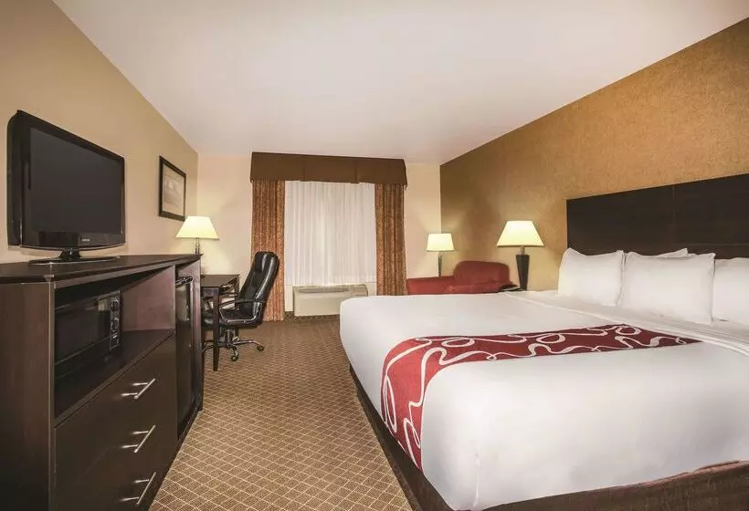 Отель La Quinta By Wyndham Ely