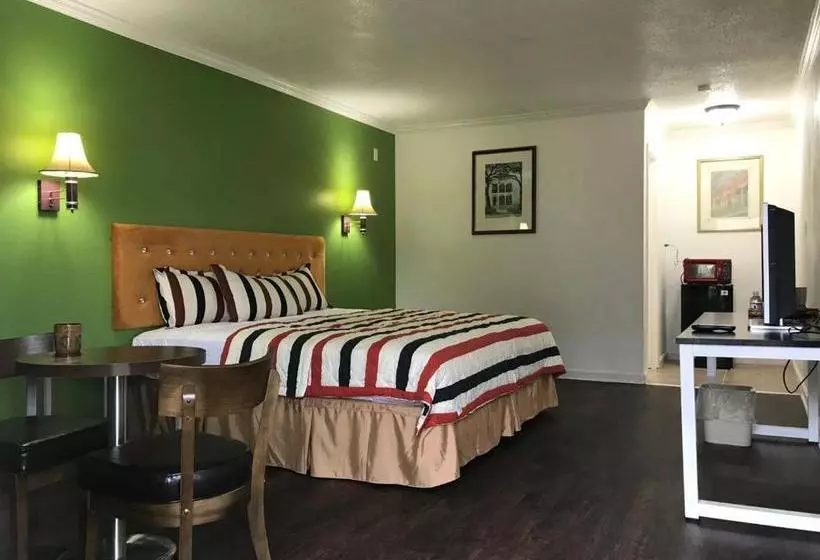 Отель Olivia Inn