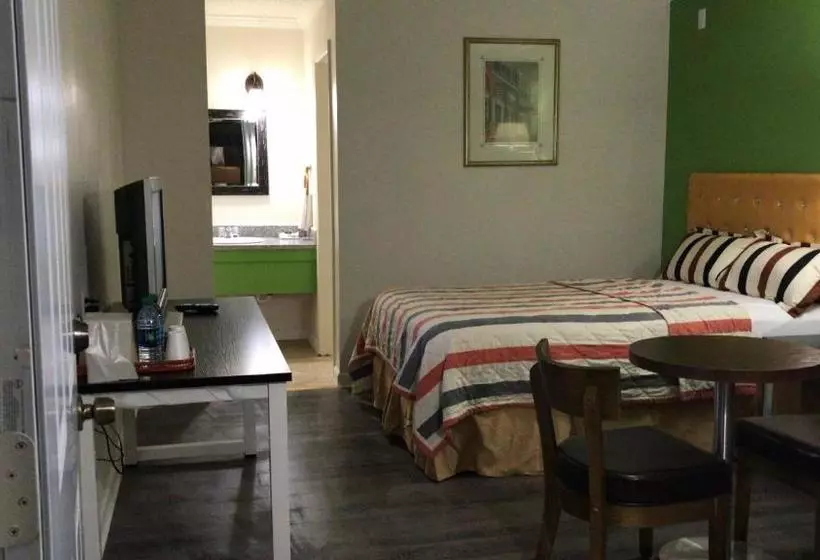 Отель Olivia Inn