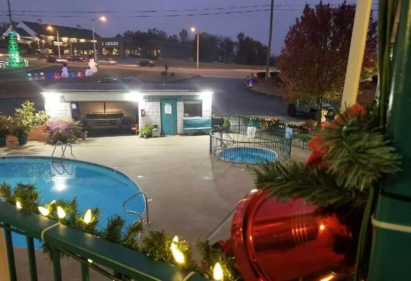 Hotelli Ozark Valley Inn