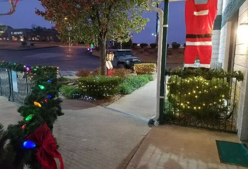 Hotelli Ozark Valley Inn