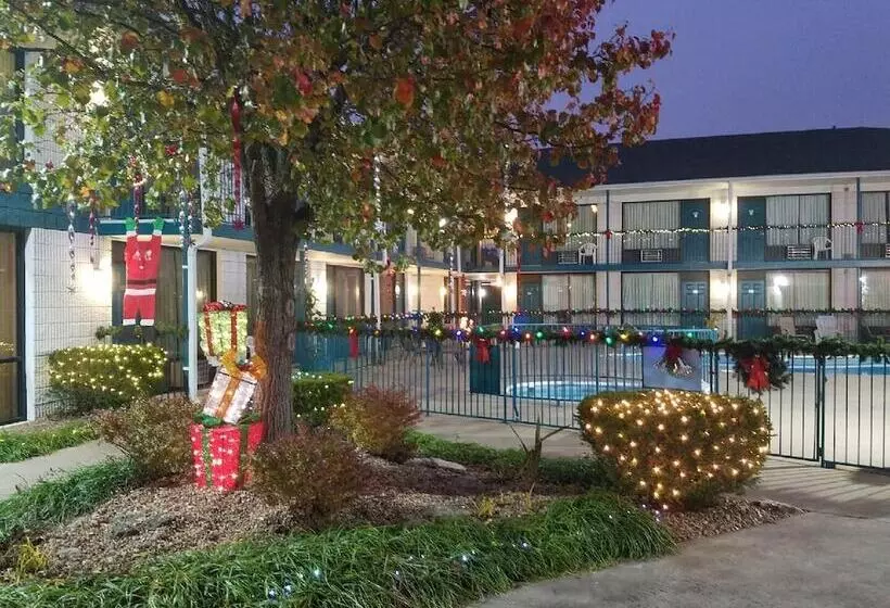 Hotelli Ozark Valley Inn