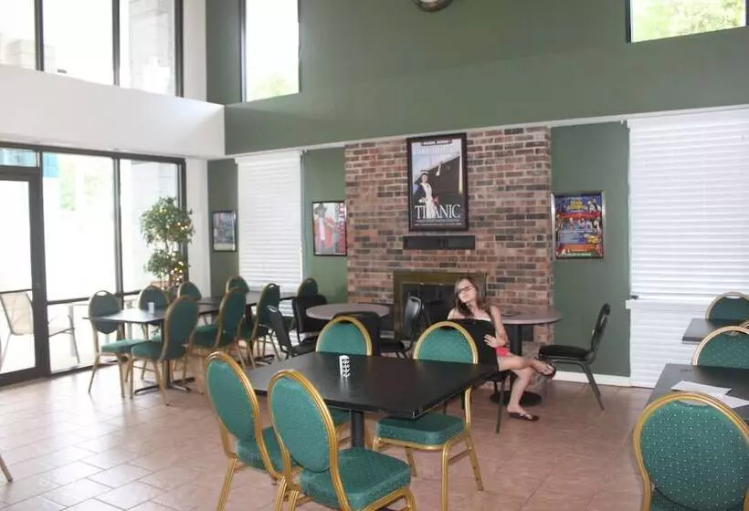 Hotelli Ozark Valley Inn