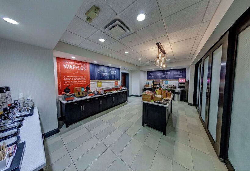 モーテル Hampton Inn Neptune/wall