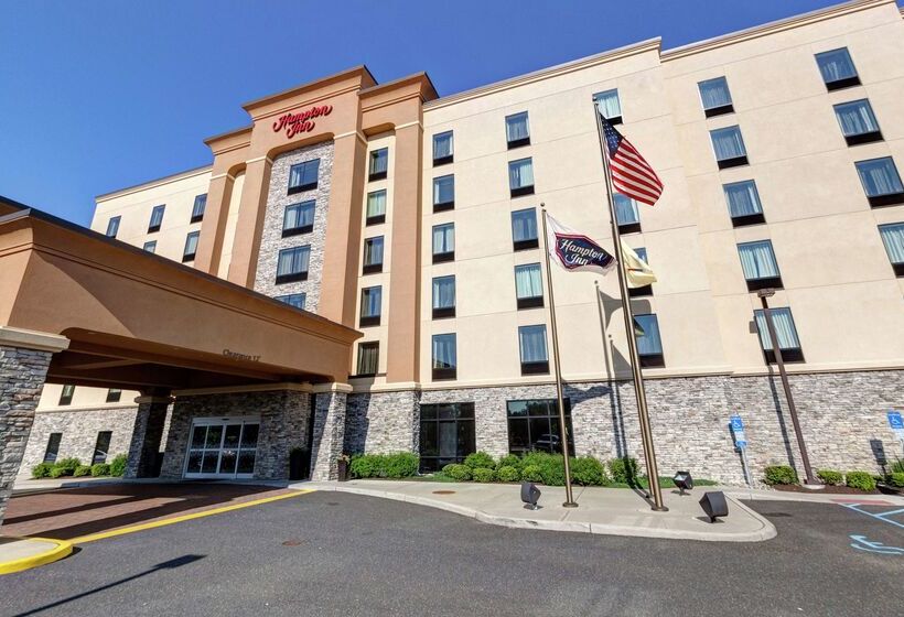 モーテル Hampton Inn Neptune/wall