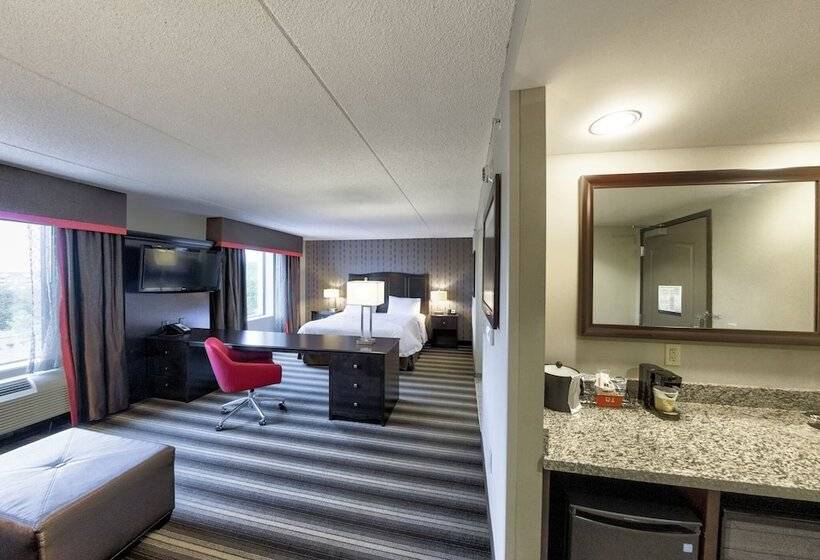 モーテル Hampton Inn Neptune/wall