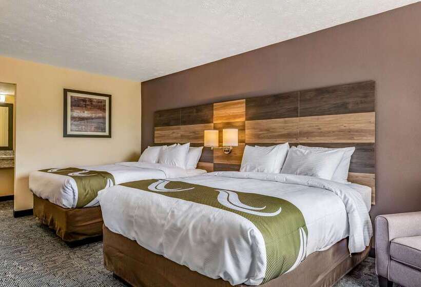 فندق على الطريق Quality Inn