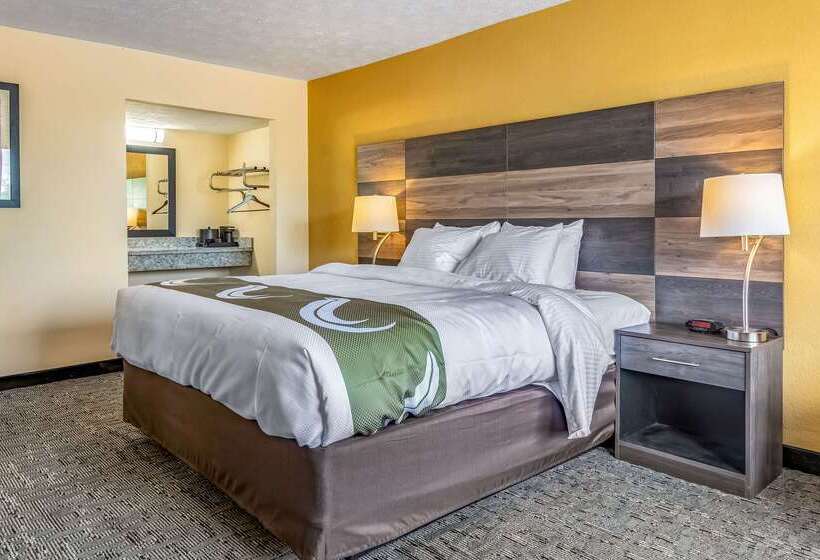 فندق على الطريق Quality Inn