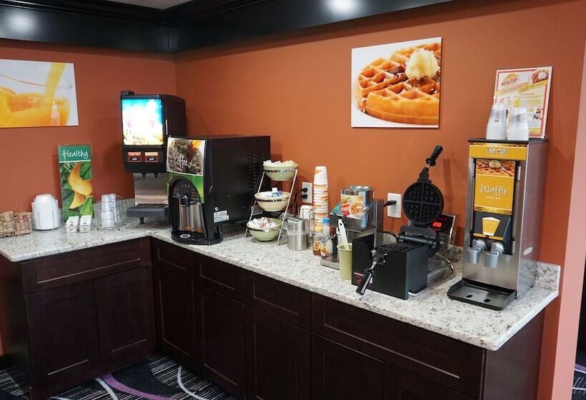 فندق على الطريق Quality Inn