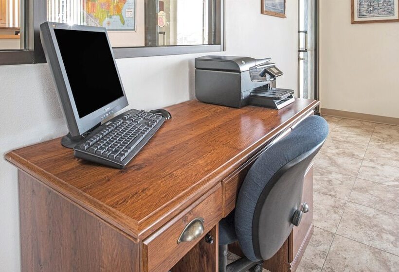 فندق على الطريق Super 8 By Wyndham Nebraska City